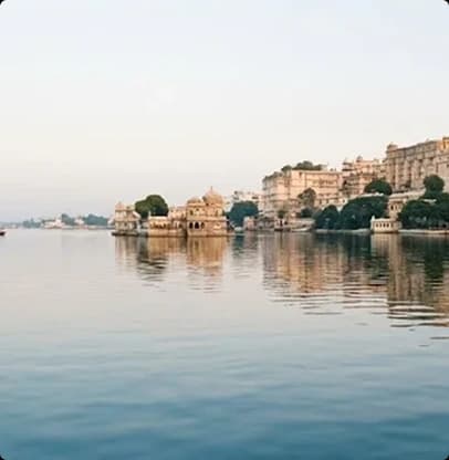 Rani Road tracing the shoreline